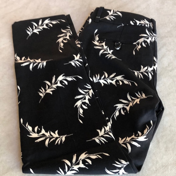 Merona Woman’s Classic Ankle Black White Leaf Print Slim Fit Pants Size 2 - Picture 13 of 15